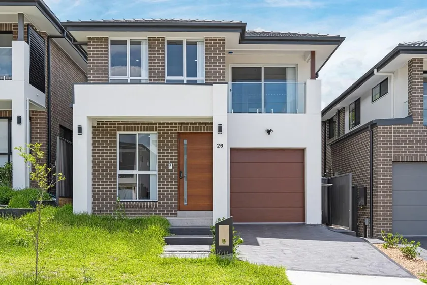 Rousehill 5Br near Shopping Centre&Train - Image 1