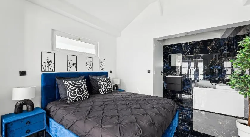 Suite paisible avec jacuzzi - Image 1