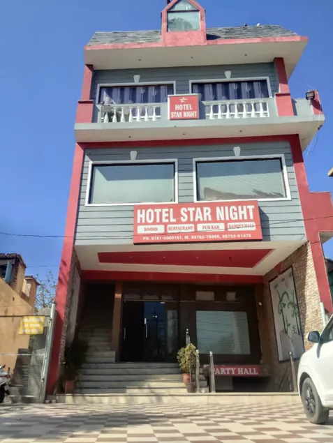 Goroomgo Star Night Jalandhar - Image 1