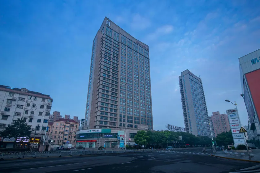 Orange Hotel Shanghai Hongkou Football Stadium Branch - Image 1