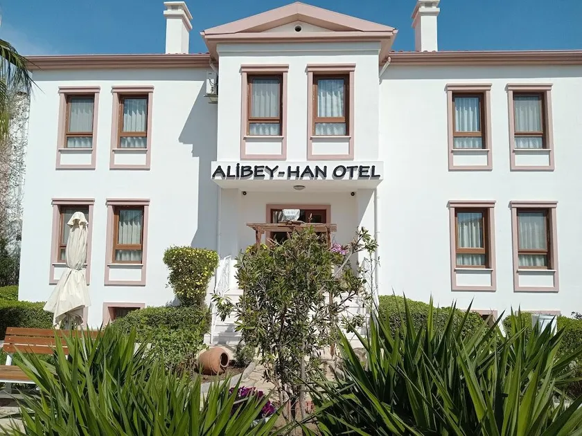 Cunda Alibeyhan Otel - Image 1