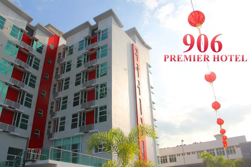 906 Premier Hotel - Image 1