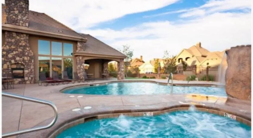 Desert Lily I Spacious End Unit I Clubhouse I Golfing I Kid Friendly - Image 1