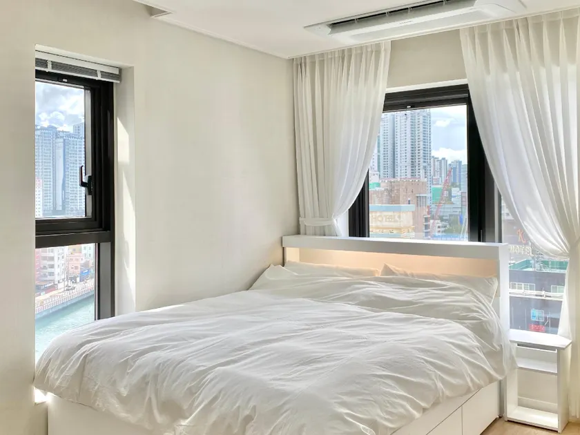Build1 hostel, Seomyeon, Busan, South Korea - Image 1