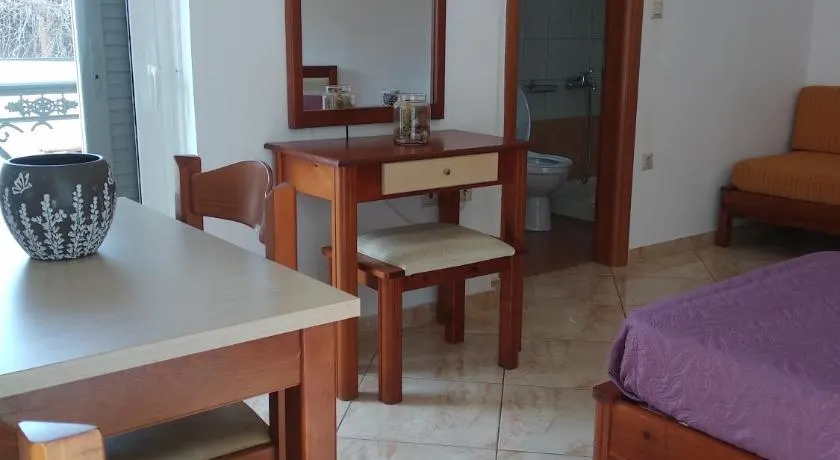 Ton Mari Apartments - Image 1