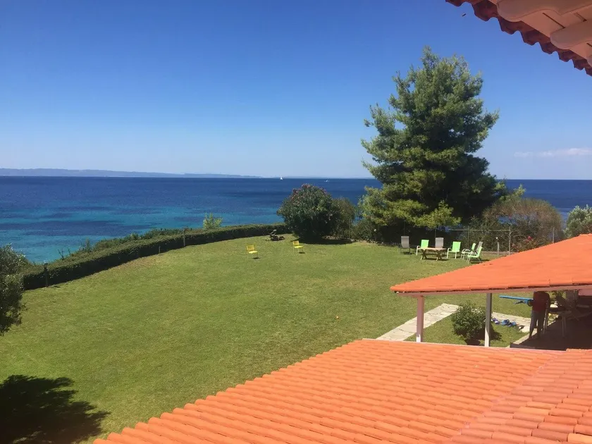 Beautiful house in Neos Marmaras w/ private beach - Image 1