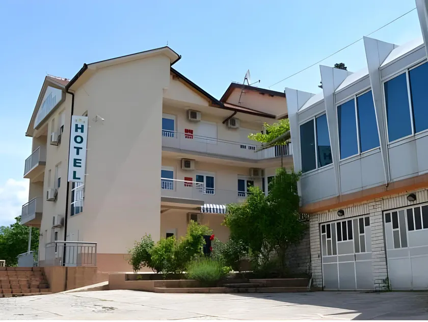 Hotel Amicus - Image 1