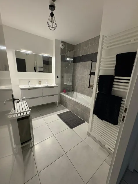 Appartement luxueux à 4 minutes de l'aéroport de genève - Image 1