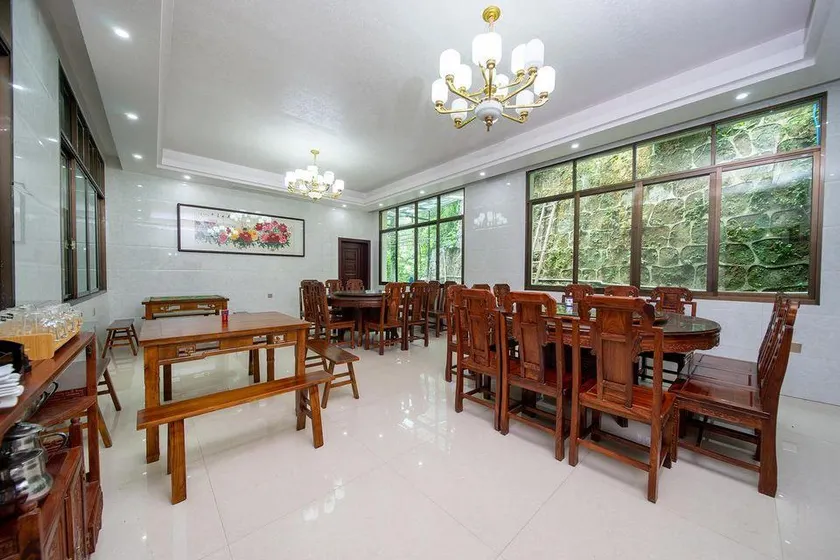 Babaling Leisure Hostel - Image 1