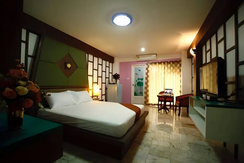 Phongsathon Mansion - Image 1