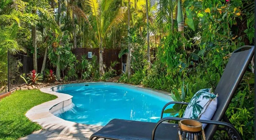Anspruchsvolles Refugium mit Pool im Resortstil, zu Fuß zum Strand - Image 1