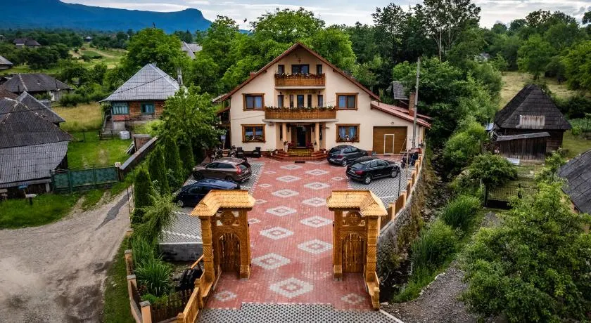 Pensiunea Marioara - Image 1