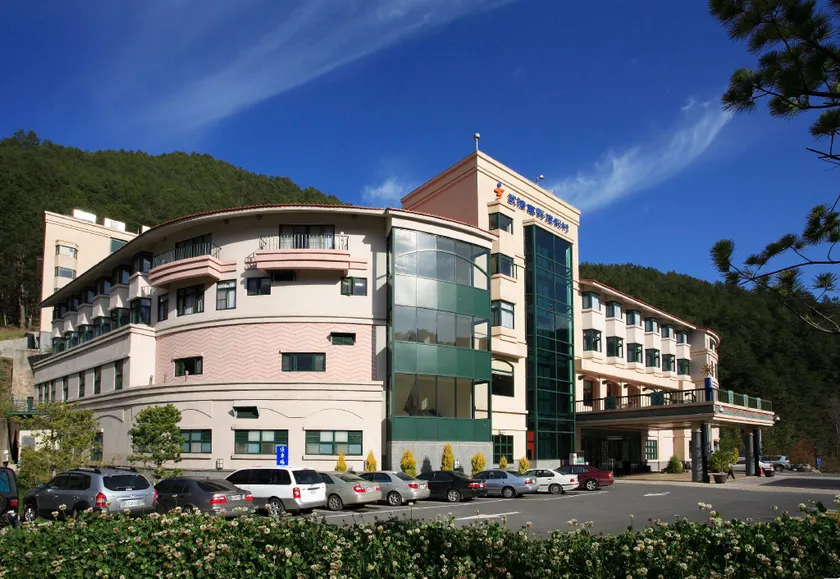 Hoya Resort, Wuling - Image 1