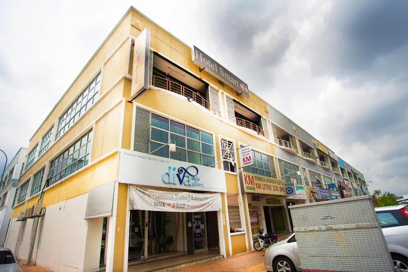 Smart Hotel Shah Alam Seksyen 15 - Image 1