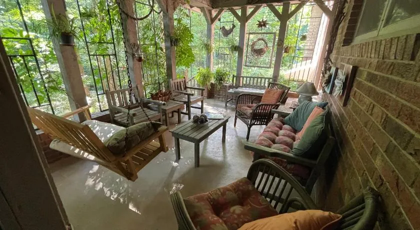 Mary's Place - Studio surrounded by nature but close to High Point - Image 1