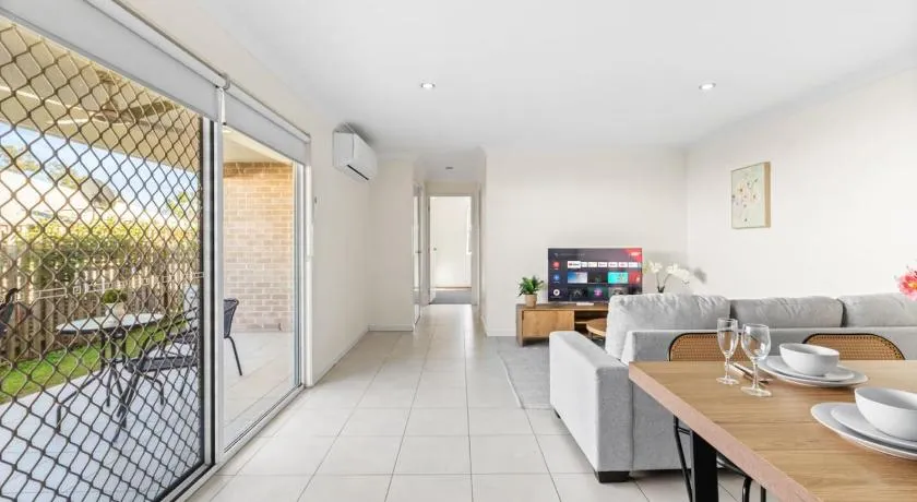 Cozy 2BR Home Quiet Bellbird Park Stay - Image 1
