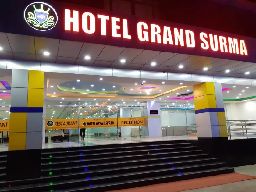 Grand Surma Hotel - Image 1