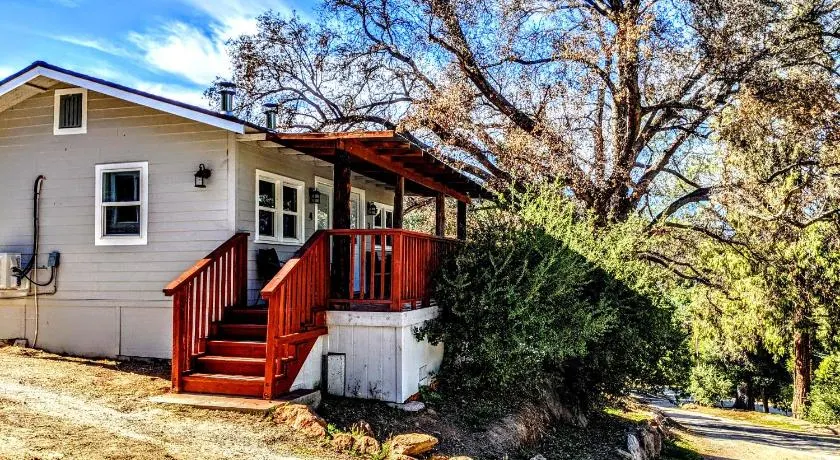 Falcon's Chalet- Cabin - Image 1