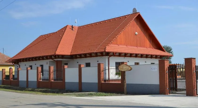 Jász Vendégház - Image 1