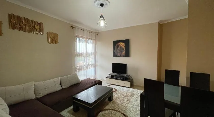 Private Rooms 2 - City & Mountain Views & Free Parking & WiFi - Image 1