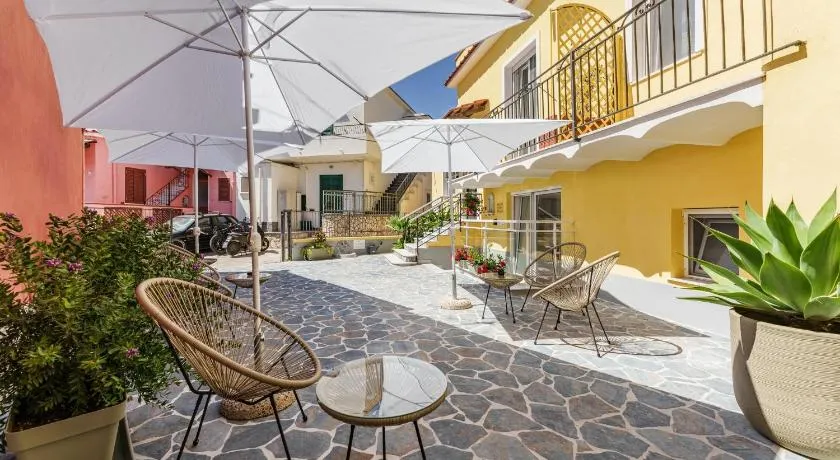 Ciraccio Apartments - Image 1