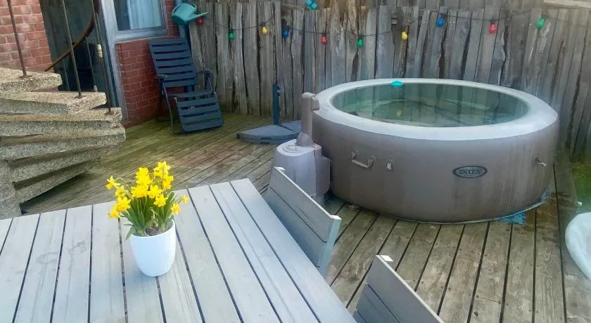 Room for Tomorrowland - acces to garden and jacuzzi - Image 1