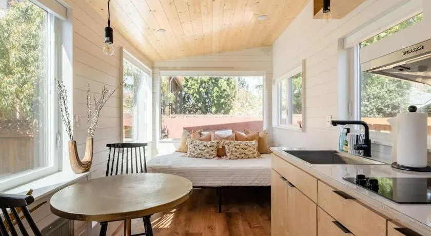 Stay Portland - Alberta Arts Haven - 2BR - 4 Guests - Walk to Eats - Image 1