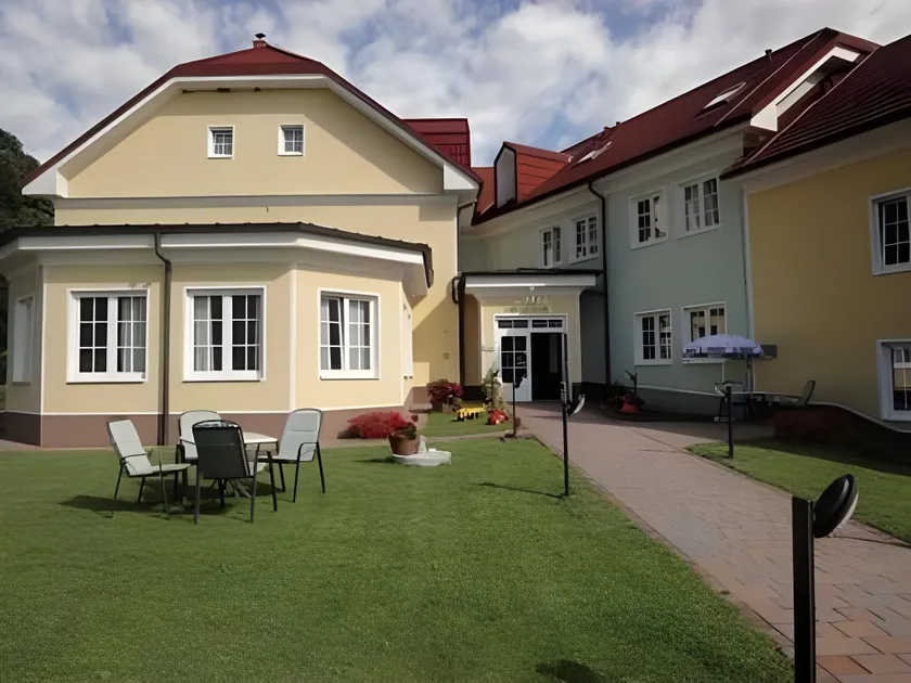 Hotel Cateski Dvorec - Image 1