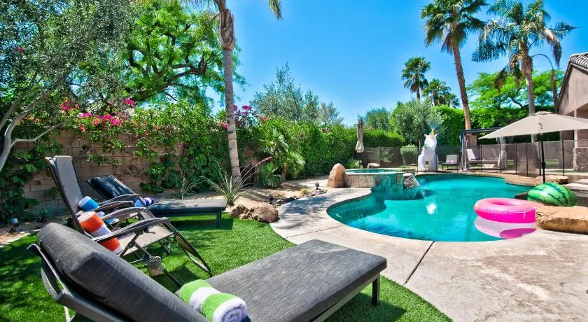 Casa Serenity - Luxury Living w Pool & Jacuzzi - Image 1