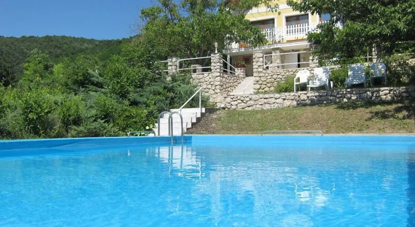 Holiday Home Traditionelle Villa mit Pool und Ausblick by Interhome - Image 1