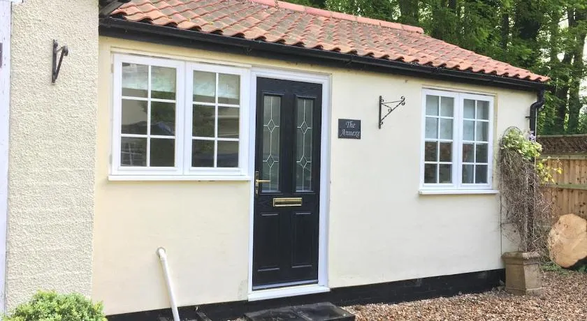 Orchard Annexe - Image 1