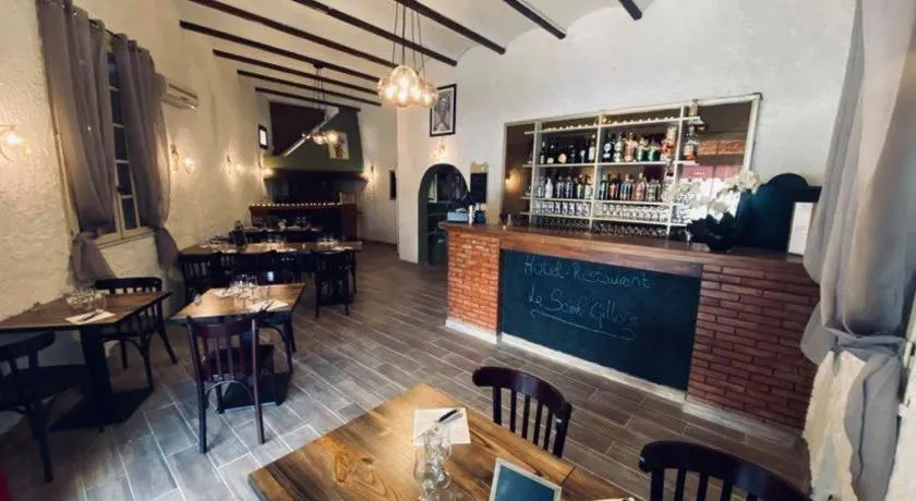 Hotel Restaurant Le Saint Gillois - Image 1