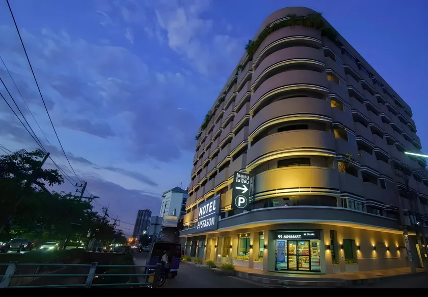 Hi Season Hotel - Image 1