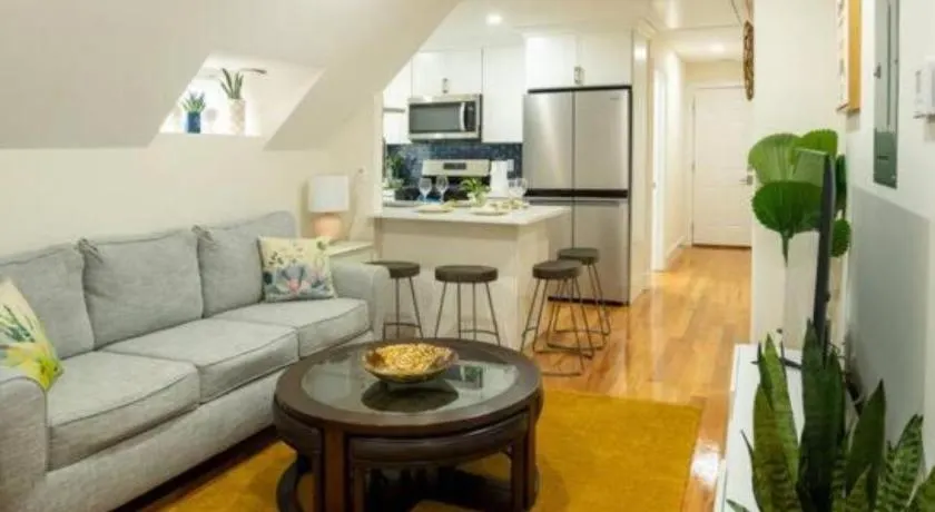 Breezy 3BR Boston Apt - Bathtub, Parking, TV, Walk to Train 803 - Image 1