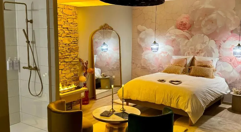 Love room la bohème - Image 1
