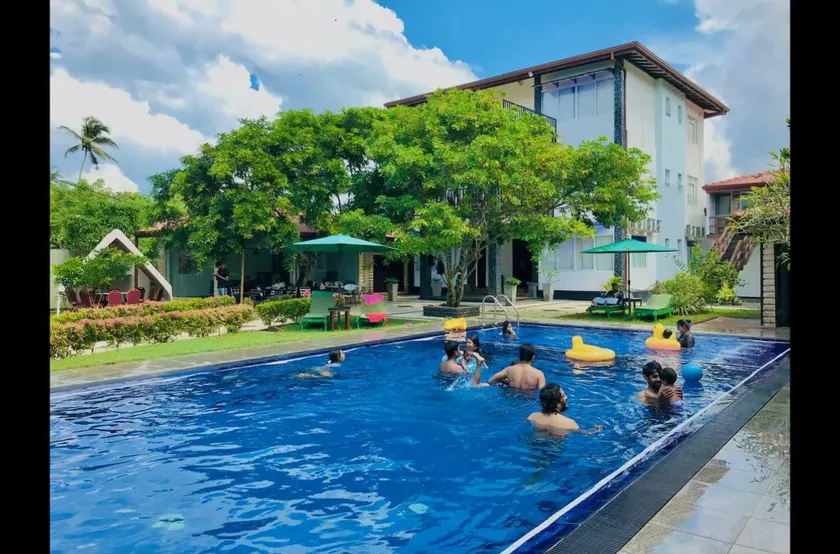 Blue Villa Grand Wadduwa - Image 1