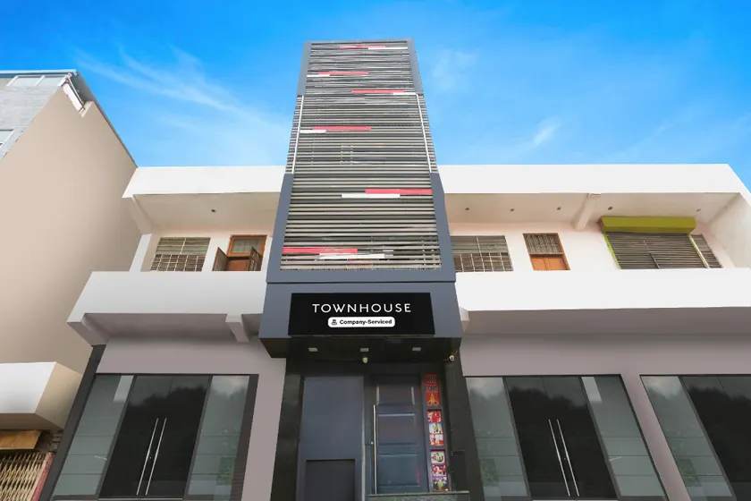 Townhouse Jagatpura Railway Station Formerly Hotel Buddhi - Image 1