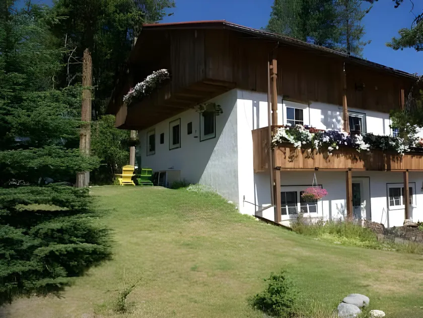 Alpenglow Bed and Breakfast - Image 1