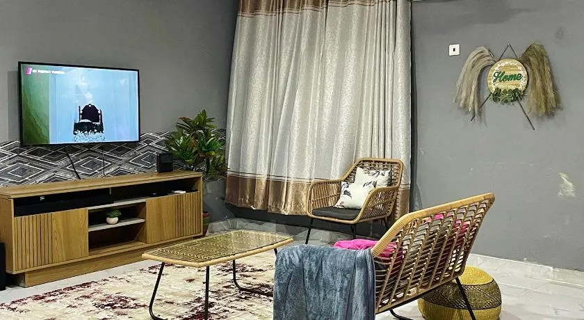 1 Bedroom Sleeps 2 -Free Parking -Children welcome - Image 1