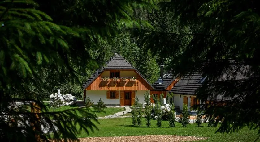 JULIAN VILLAGE LEPENA - Image 1