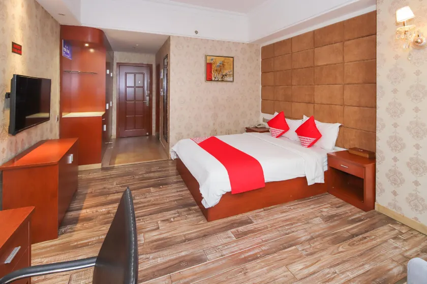 OYO Henghui Business Hotel - Image 1