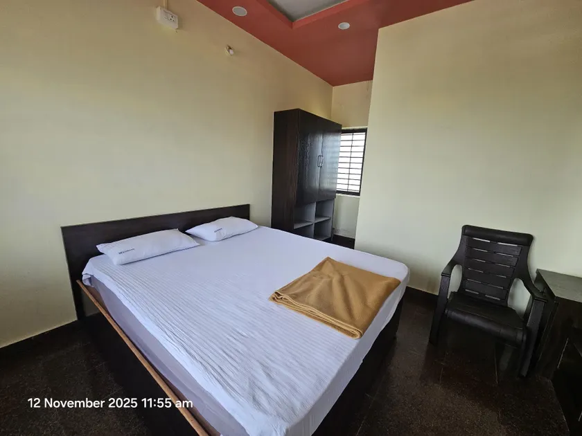 Collection O Dharwad Bailhongal Road Formerly Sharavati Lodge - Image 1