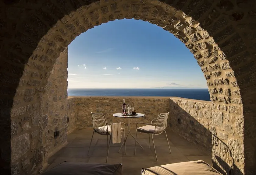 Bassa Maina Villas & Suites - Image 1