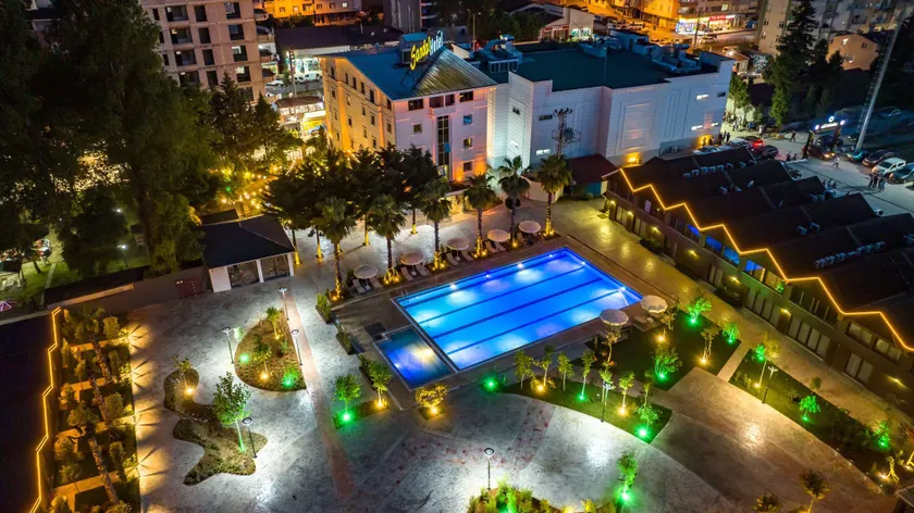 Green Palace Suite Hotel - Image 1