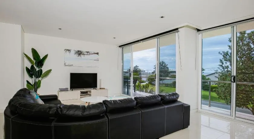 Solymar I Adjacent to Beach I Pet Friendly - Image 1