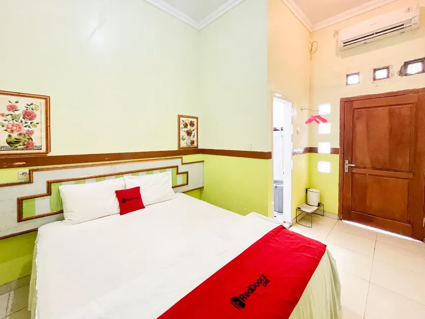 RedDoorz at Damar Mas Gunung Kelud Kediri - Image 1