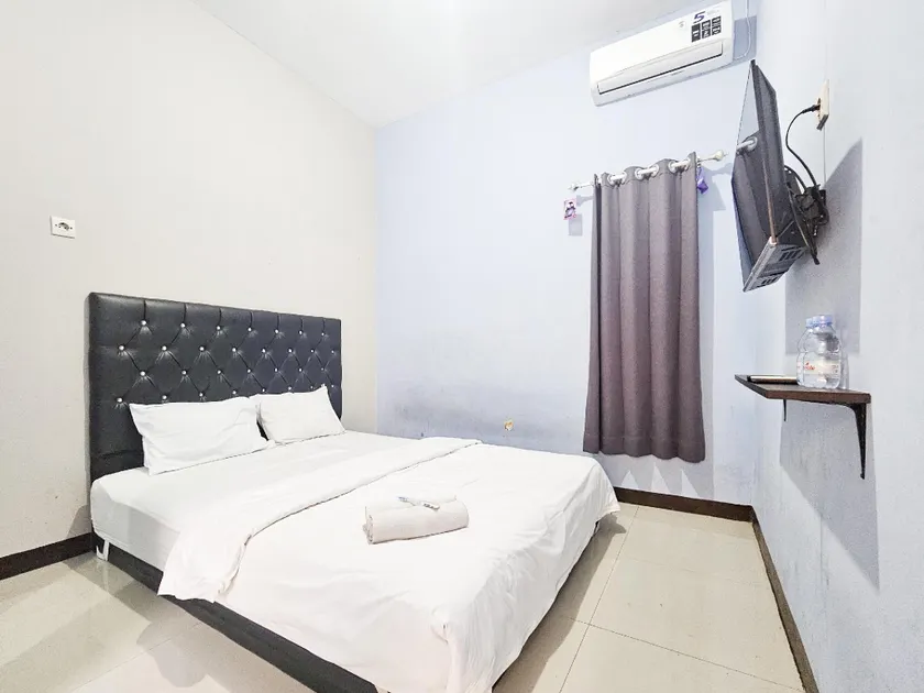 Homestay Sido Joyo near Sunrise Mall Mitra RedDoorz - Image 1