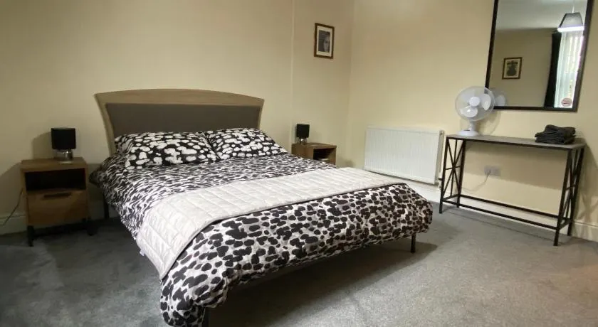 Well-appointed apartment in New Brighton - Image 1