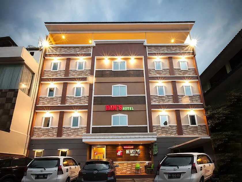 Hin's Hotel - Image 1