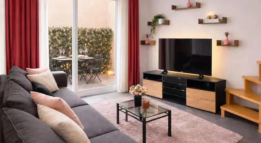 Appartement T2 lumineux avec terrasse privée Botinelly - Image 1
